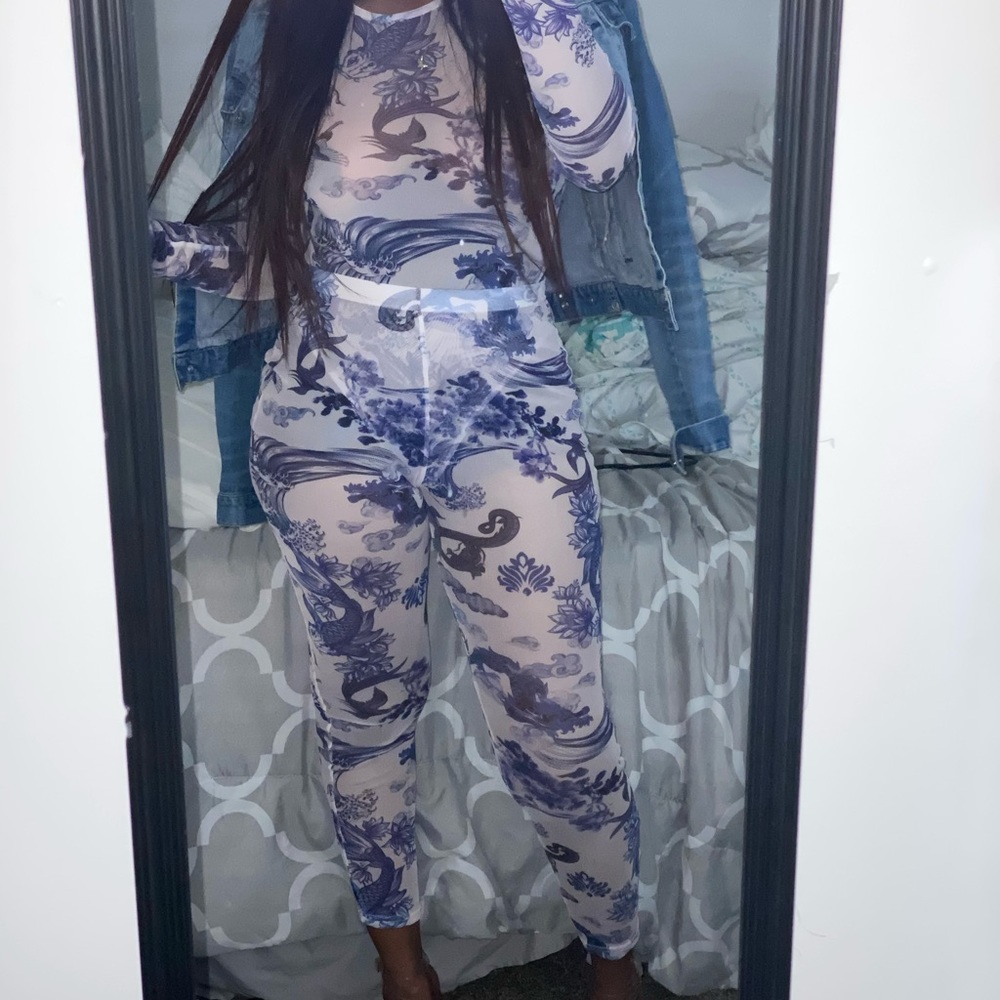 Mesh Suit - Picture 2 of 3